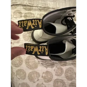 Dr. Martens Boots 101 YS Casual Lace-Up Ankle Smooth White Leather Womens Size 7 thumbnail 9