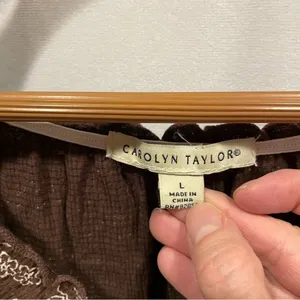 Carolyn Taylor Y2K chocolate brown scalloped trim crinkle lightweight cottagecore top v-neck thumbnail 4