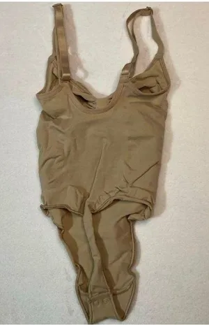 SKIMS NEW!! Sculpting Thong Bodysuit XS thumbnail 4