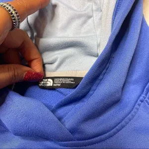 The‎ North Face Blue Logo Pullover Hoodie Sweatshirt Women’s Sz Medium Pocket thumbnail 2