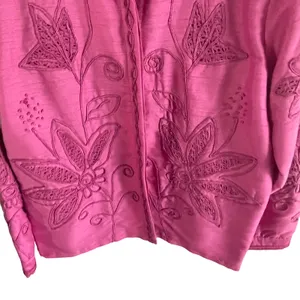 Marsh Landing Size‎ M Pink Embroidered Floral Shacket Top thumbnail 3