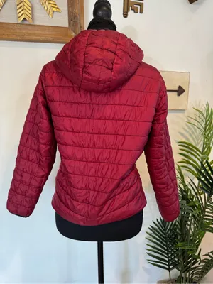 Women's Hooded Quilted Puffer Jacket in Berry Red thumbnail 3