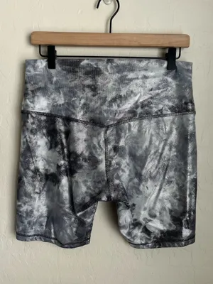 Lululemon align high rise shorts foil shine tie dye 12 special edition thumbnail 3