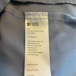 FIGS Women's casma 3 pocket scrub top. Size XS. Vapor blue rare color thumbnail 4