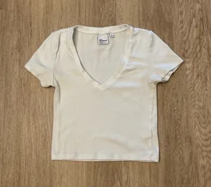 aritzia shirt thumbnail 1