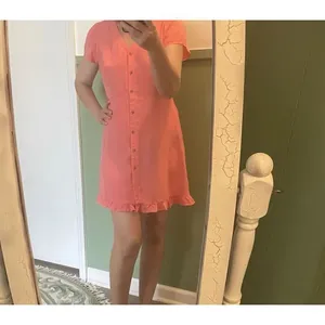 Loft Datlet Pink Button Down Short Sleeve Women’s Dress-Shirt Size 4P thumbnail 2