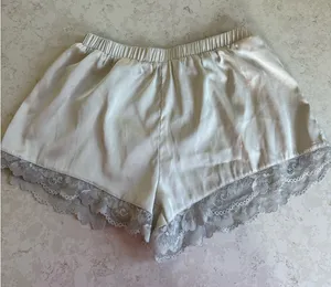White Lace Shorts Forever 21 thumbnail 1