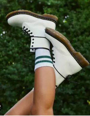 Dr. Martens Women's 1460 Smooth, White Smooth lace up thumbnail 1