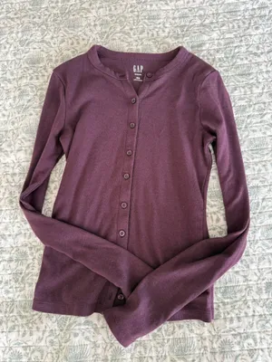 Gap top thumbnail 1