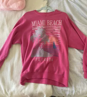 Hollister sweater  thumbnail 1