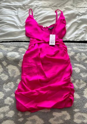 Target Pink  formal dress thumbnail 1