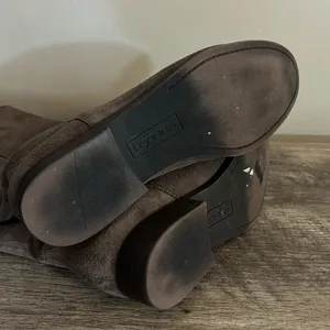 Frye & Co Tania Suede Riding Boots Pull On Brown Taupe Women’s Size 8 thumbnail 10