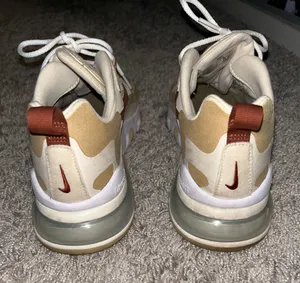 Nike Air Max 270 Shoes thumbnail 4