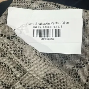 NEW Le Lis Alana Snakeskin Pants in Olive Women’s Large thumbnail 4