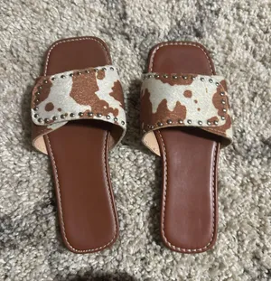 cowhide sandals Size 7.5 thumbnail 1