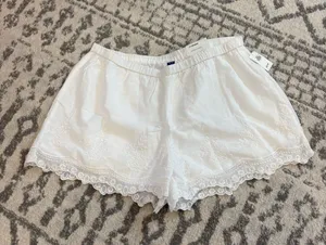 Old Navy White Embroidered Lace-Trim Shorts thumbnail 1
