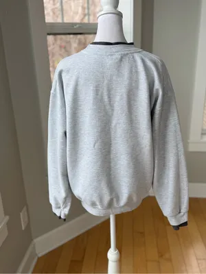 Vintage Cottagecore Gray Chickadee Birds Pullover Sweatshirt Sz Medium thumbnail 4