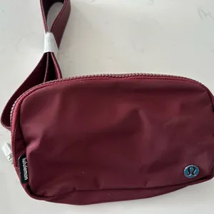 NWT Brand New lululemon Everyday Belt Bag 1L in Red Merlot RDMR thumbnail 3