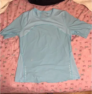 Lululemon Top thumbnail 1