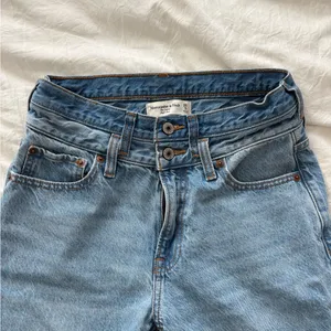 Abercrombie & Fitch the loose high rise double waistband jeans thumbnail 7