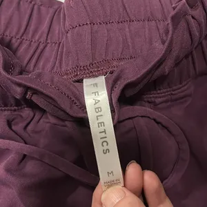 Fabletics shorts thumbnail 3