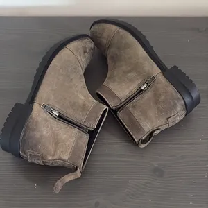 Ugg Attell Black Waterproof Leather Bootie‎ Side Zip Wool Lining Size 7.5 thumbnail 9