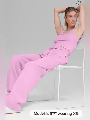 Alo Yoga NWT Accolade Straight Leg Sweatpants Candy Heart Pink Size M thumbnail 3
