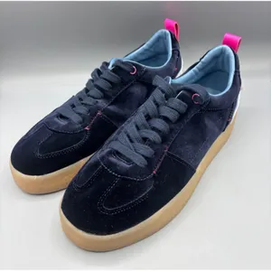 Steve Madden Tucker Navy Sneakers‎ 9 Velour Casual Gum Sole Pink Accents thumbnail 1