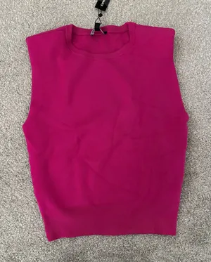 Express Shoulder Pad Top thumbnail 1