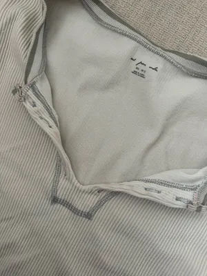 Urban Outfitters Grey Crop Top thumbnail 4