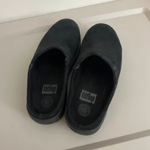 FitFlop Shuv Suede Clog Women 7 Black Microwobbleboard Slip On Comfort Shoe thumbnail 3