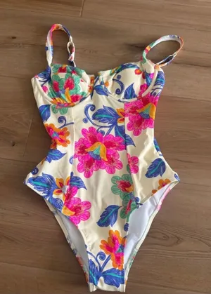 Cupshe One-Piece Swimsuit thumbnail 1