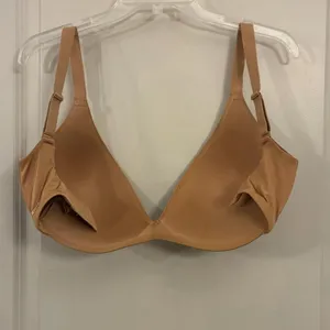 Skims body wireless super push-up bra size 32H thumbnail 3