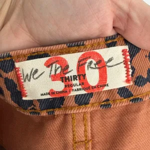 We The Free Free People‎ Leopard Print Denim Mini Skirt Brown Size 30 Raw Hem thumbnail 3