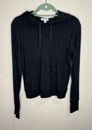Evereve Zoey‎ Ribbed Inset Hoodie NWT sz XS Black thumbnail 1