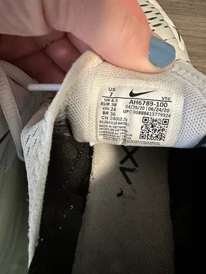 Nike Air Max 270 thumbnail 4