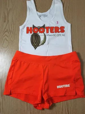 B75 #3 Hooters Girl Worn Uniform Tank & Shorts From Atlantic City NJ size Xs thumbnail 1