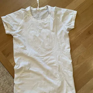 lululemon athletica tee thumbnail 5