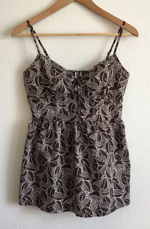 GAP floral top thumbnail 1