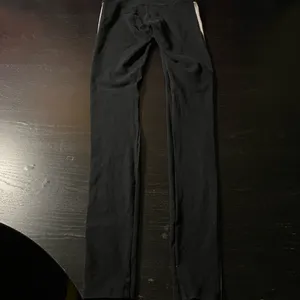 PINK Victoria's Secret Black Leggings size XS thumbnail 5