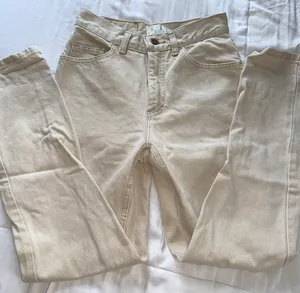 Tan Levi Jeans thumbnail 2