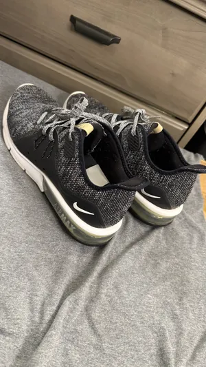 Nike Air Max Sequent Womens Shoes Sneakers Size 11 Black Gray Running thumbnail 4