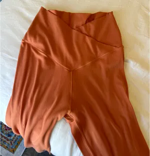 Aerie Crossover Leggings thumbnail 1