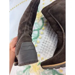 Made in Italy vtgBrown Suede leatherMid Calf Boots Side Zip Lug Sole‎ Size 39 thumbnail 5