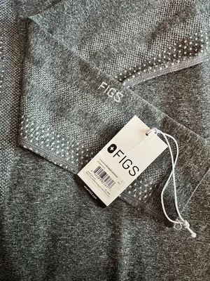 FIGS Salta Seamless Underscrub Long Sleeve thumbnail 3