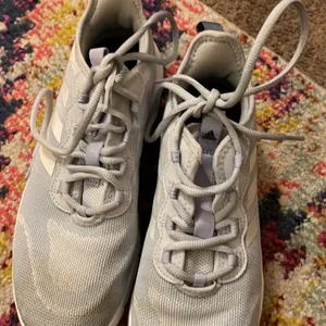 Adidas bounce sneakers 8.5‎ thumbnail 3