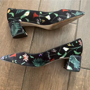 Black Floral Velvet Block Heel Ann Taylor Shoes size 6.5M thumbnail 5