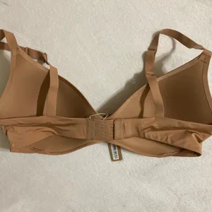 SKIMS Wireless Push Up Bra 36D thumbnail 4