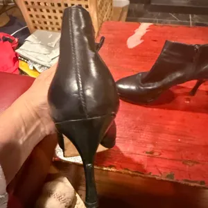 Via Spiga Black Leather Ankle Booties with Side Zip thumbnail 6