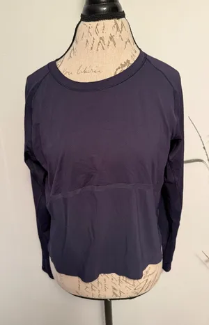 Lululemon‎ final lap long sleeve Top Navy Blue Athletic Athleisure Shirt Women thumbnail 1
